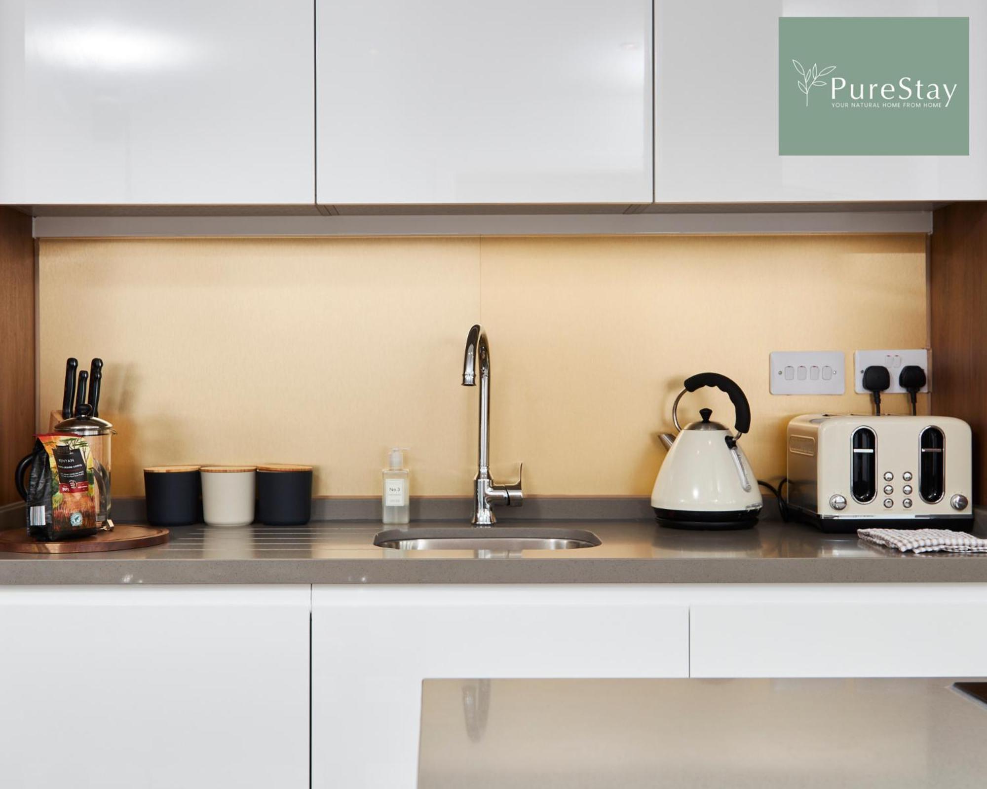 Stunning 5 Bed Manchester House With Parking By Purestay Short Lets & Serviced Accommodation Εξωτερικό φωτογραφία